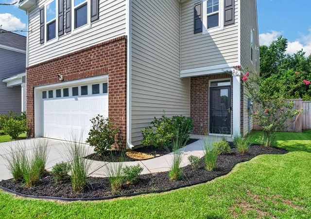 Photo 2 of Single family home for sale at 713 Pepperbush St, Charleston, SC 29414 | MLS# 26021923 | Listing updated on 2026-08-04