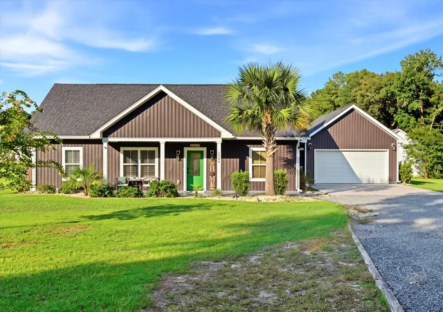 Photo 1 of Single family home for sale at 2536 Old Gilliard Rd, Ridgeville, SC 29472 | MLS# 26022414 | Listing updated on 2026-08-23