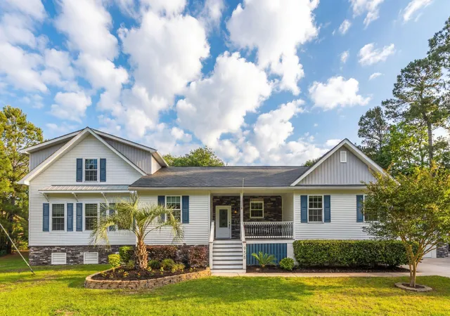 Photo 1 of Single family home for sale at 958 Beehive Rd, Awendaw, SC 29429 | MLS# 26014309 | Listing updated on 2026-08-03