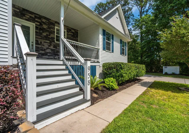 Photo 3 of Single family home for sale at 958 Beehive Rd, Awendaw, SC 29429 | MLS# 26014309 | Listing updated on 2026-08-03
