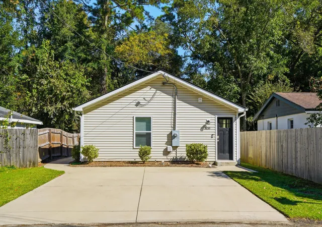 Homes for sale in Charleston, SC | 1438 Agatha St, Charleston, SC 29407 | MLS# 26004858