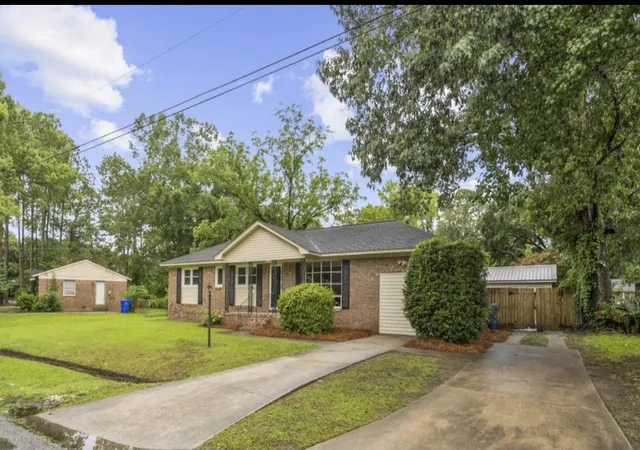 Photo 3 of Single family home for sale at 1810 Wedgefield Rd, Charleston, SC 29407 | MLS# 26017876 | Listing updated on 2026-09-14