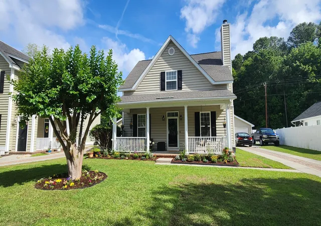 Photo 1 of Single family home for sale at 1285 Laurel Park Trl, Mount Pleasant, SC 29466 | MLS# 26028563 | Listing updated on 2026-10-23
