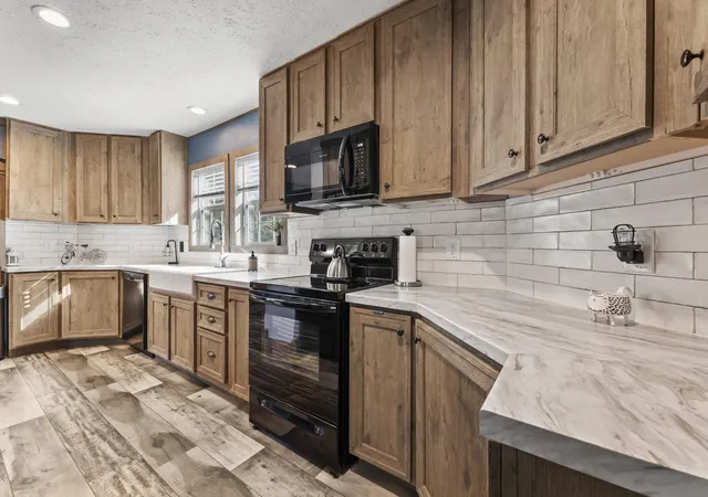 Photo 3 of Manufactured home for sale at 226 Collier Ln, Moncks Corner, SC 29461 | MLS# 25029939 | Listing updated on 2026-08-19