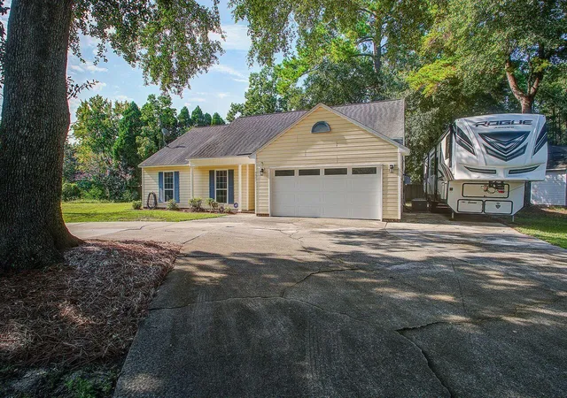 Photo 3 of Single family home for sale at 4901 Boykin Dr, North Charleston, SC 29420 | MLS# 26023989 | Listing updated on 2026-09-16