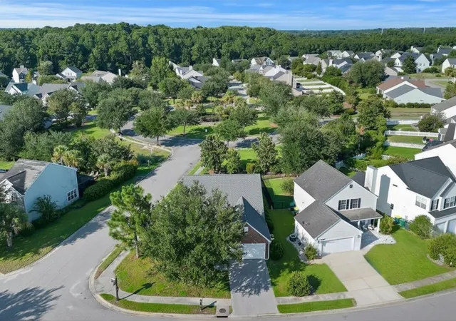 Photo 3 of Sale Pending at 163 Oakesdale Dr, Bluffton, SC 29909 | MLS# 26024358 | Listing updated on 2026-08-31