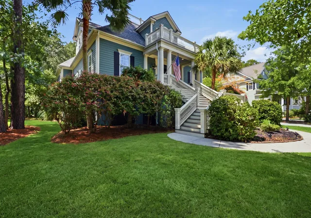 Photo 3 of Single family home for sale at 1737 W Canning Dr, Mount Pleasant, SC 29466 | MLS# 26022974 | Listing updated on 2026-10-07