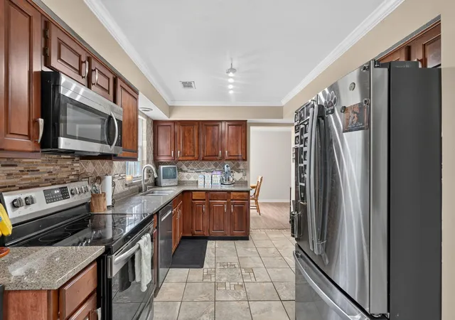 Photo 3 of Single family home for sale at 3808 Battleview Ct, North Charleston, SC 29420 | MLS# 26020966 | Listing updated on 2026-09-11