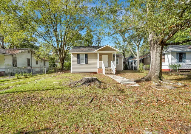 Photo 3 of Single family home for sale at 2674 Houston St, North Charleston, SC 29405 | MLS# 24028882 | Listing updated on 2026-09-08