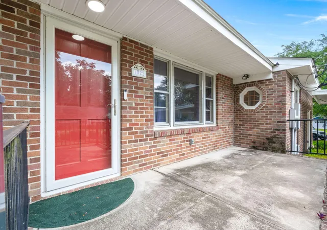 Homes for sale in Hanahan, SC | 1022 Riverview Dr, Hanahan, SC 29410 | MLS# 26014851