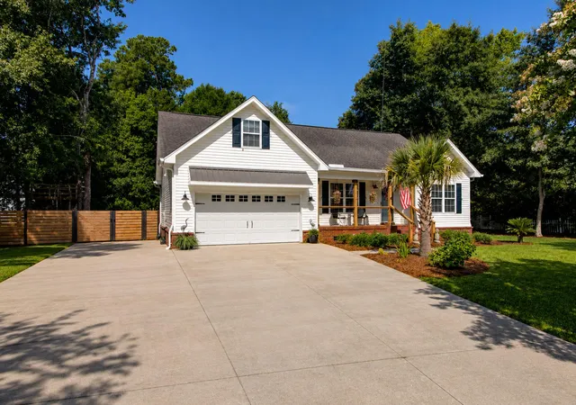 Photo 1 of Single family home for sale at 409 Sandy Dr, Moncks Corner, SC 29461 | MLS# 26021819 | Listing updated on 2026-08-18