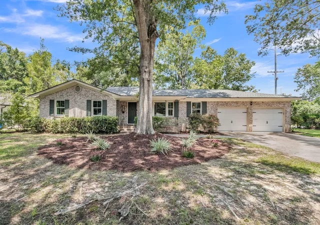 Photo 1 of Single family home for sale at 2204 N Dallerton Cir, Charleston, SC 29414 | MLS# 26021752 | Listing updated on 2026-09-04
