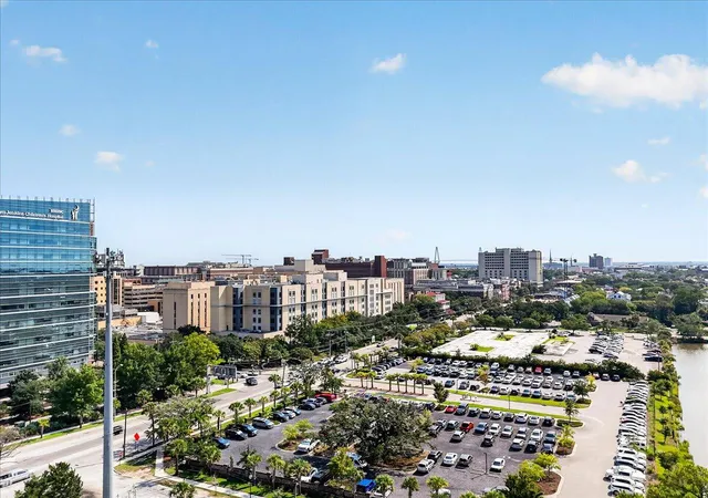 4th image of 14 Lockwood Dr #Apt 10i, Charleston, SC 29401 | MLS# 26021972