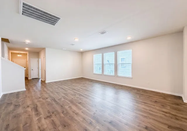 Photo 3 of Single family home for sale at 150 Wappoo Trace Ln, Summerville, SC 29486 | MLS# 26023884 | Listing updated on 2026-09-17