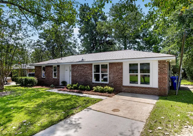 Photo 2 of Single family home for sale at 7667 Mendelwood Dr, North Charleston, SC 29418 | MLS# 26024169 | Listing updated on 2026-09-18