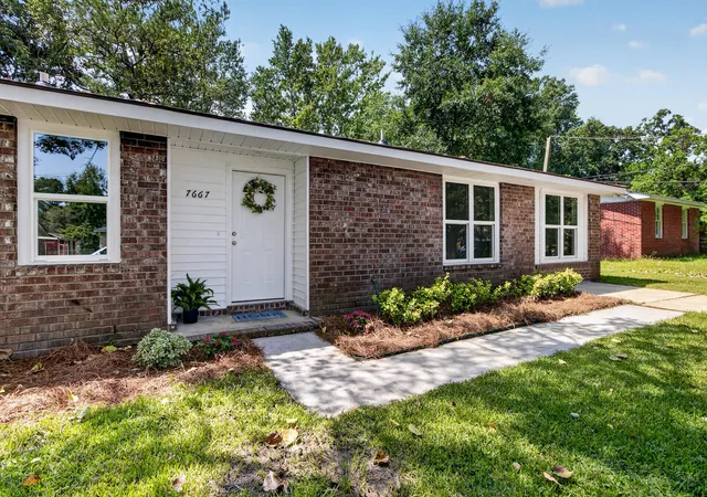 Photo 3 of Single family home for sale at 7667 Mendelwood Dr, North Charleston, SC 29418 | MLS# 26024169 | Listing updated on 2026-09-18