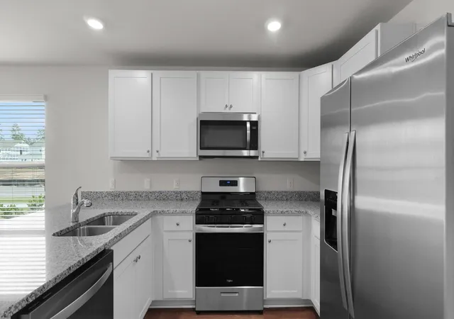 Photo 3 of Townhouse for sale at 850 Long Blf Rd, Summerville, SC 29486 | MLS# 26015321 | Listing updated on 2026-09-16