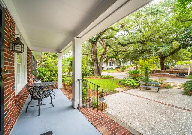 3rd image of 114 Live Oak Dr, Mount Pleasant, SC 29464 | MLS# 26018230