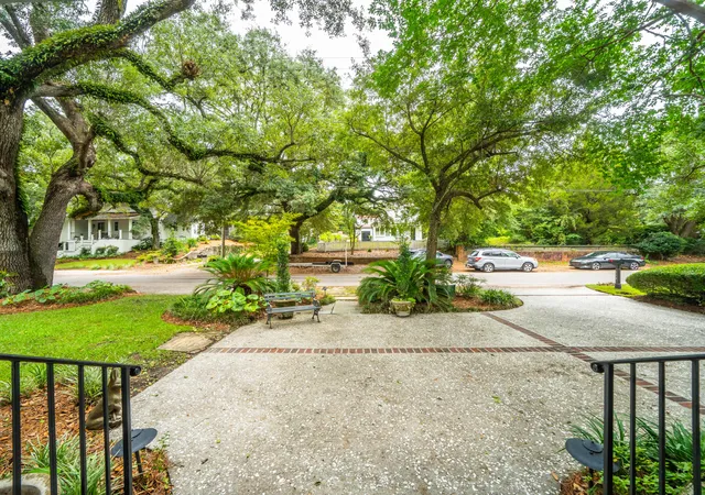 4th image of 114 Live Oak Dr, Mount Pleasant, SC 29464 | MLS# 26018230