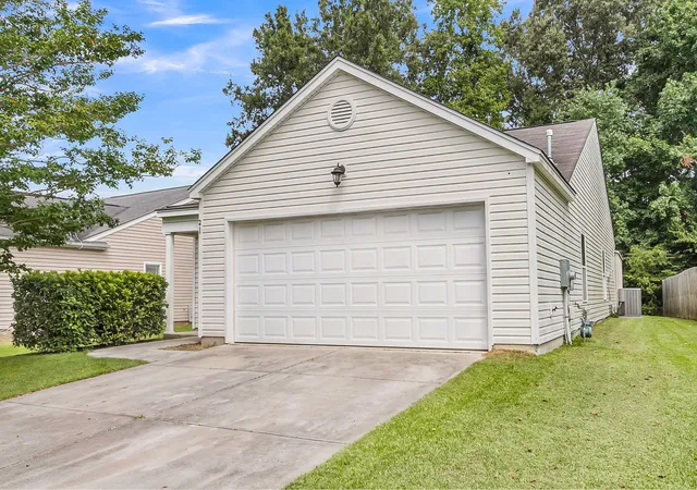 Photo 4 of Single family home for sale at 210 Salkahatchie, Summerville, SC 29485 | MLS# 26021132 | Listing updated on 2026-09-14