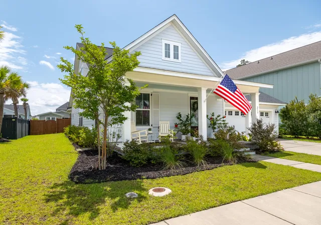 Photo 1 of Single family home for sale at 213 Clearblue Loop, Summerville, SC 29486 | MLS# 26017983 | Listing updated on 2026-09-19