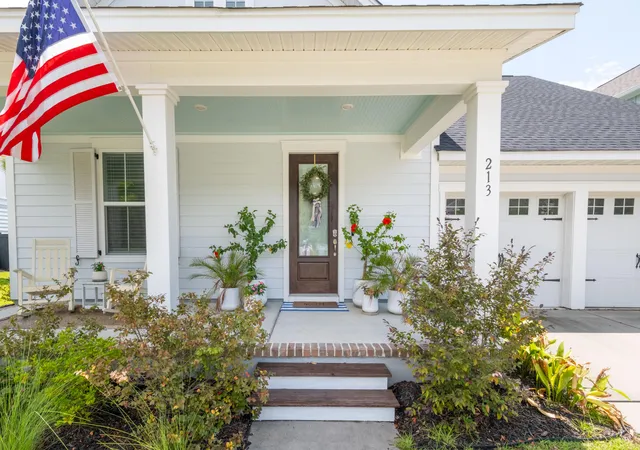 Photo 4 of Single family home for sale at 213 Clearblue Loop, Summerville, SC 29486 | MLS# 26017983 | Listing updated on 2026-09-19