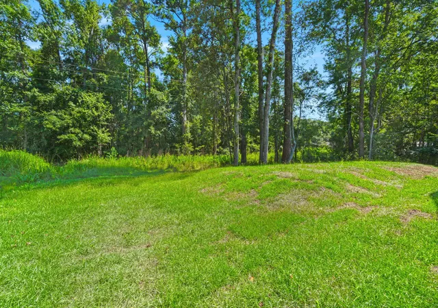 Homes for sale in Ravenel, SC | 5734 Glifton Ave, Ravenel, SC 29470 | MLS# 26019139