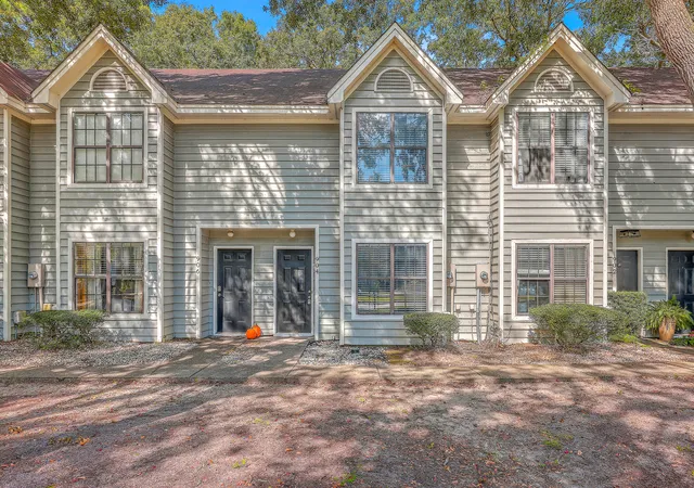 Homes for sale in Mount Pleasant, SC | 904 Sea Gull Dr, Mount Pleasant, SC 29464 | MLS# 26016448