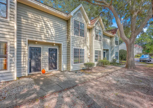 Homes for sale in Mount Pleasant, SC | 904 Sea Gull Dr, Mount Pleasant, SC 29464 | MLS# 26016448