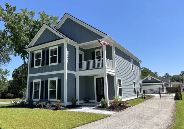 Homes for sale in Summerville, SC | 101 Gray Pine Ln, Summerville, SC 29483 | MLS# 26013878