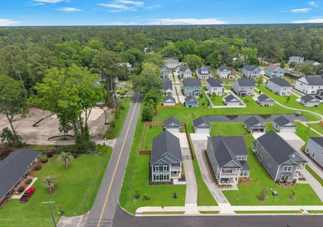 Homes for sale in Summerville, SC | 101 Gray Pine Ln, Summerville, SC 29483 | MLS# 26013878