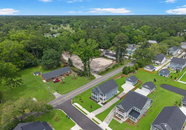 Homes for sale in Summerville, SC | 101 Gray Pine Ln, Summerville, SC 29483 | MLS# 26013878