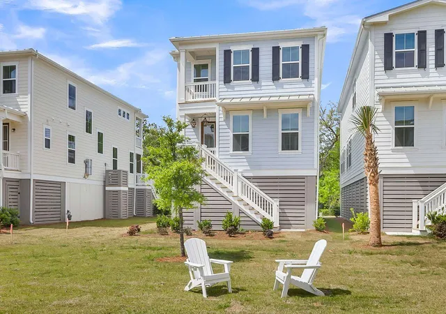 Photo 3 of Sale Pending at 731 Minton Rd, Charleston, SC 29412 | MLS# 26018936 | Listing updated on 2026-07-01