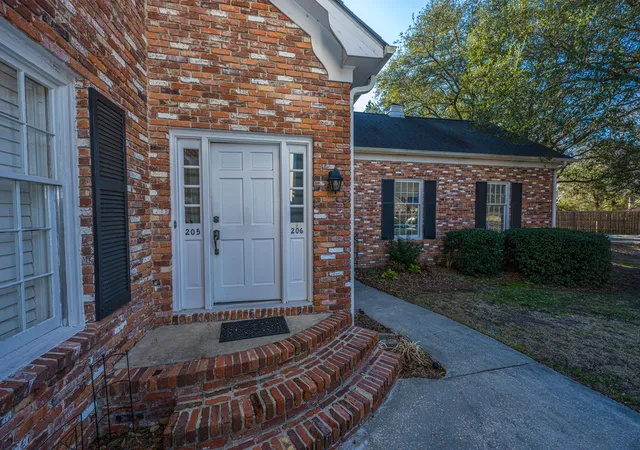 2nd image of 205 Woodlake Dr, Summerville, SC 29485 | MLS# 26021732