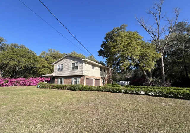 Homes for sale in Walterboro, SC | 204 Gervais St, Walterboro, SC 29488 | MLS# 26008871