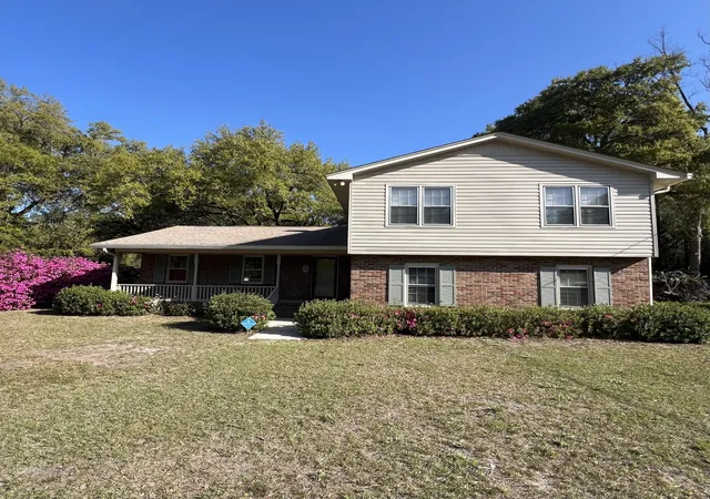 Homes for sale in Walterboro, SC | 204 Gervais St, Walterboro, SC 29488 | MLS# 26008871