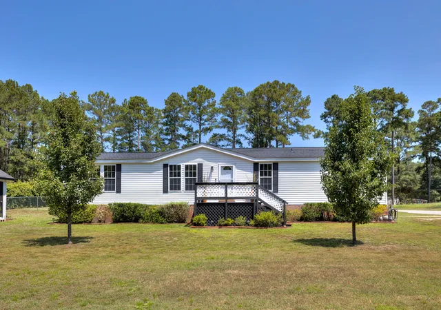 Photo 1 of Manufactured home for sale at 1246 Little John Rd, Manning, SC 29102 | MLS# 26022185 | Listing updated on 2026-08-21