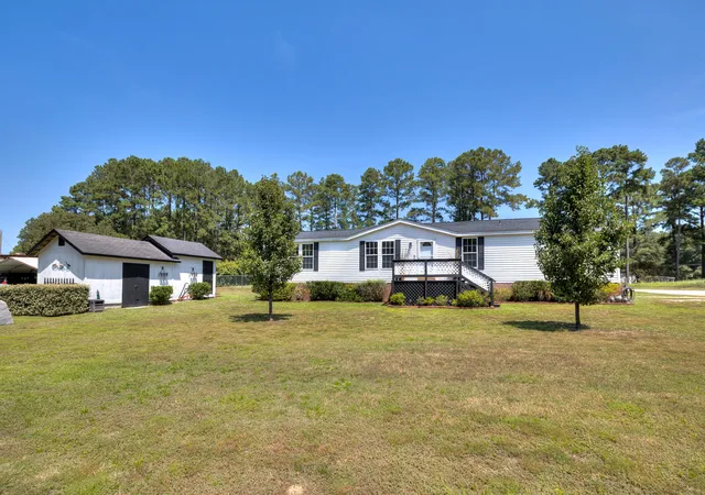 Photo 2 of Manufactured home for sale at 1246 Little John Rd, Manning, SC 29102 | MLS# 26022185 | Listing updated on 2026-08-21