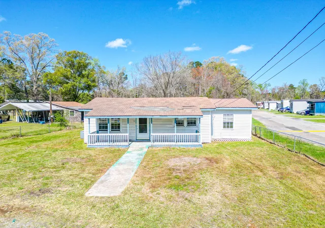 3rd image of 1632 Central Ave, Summerville, SC 29483 | MLS# 26015562