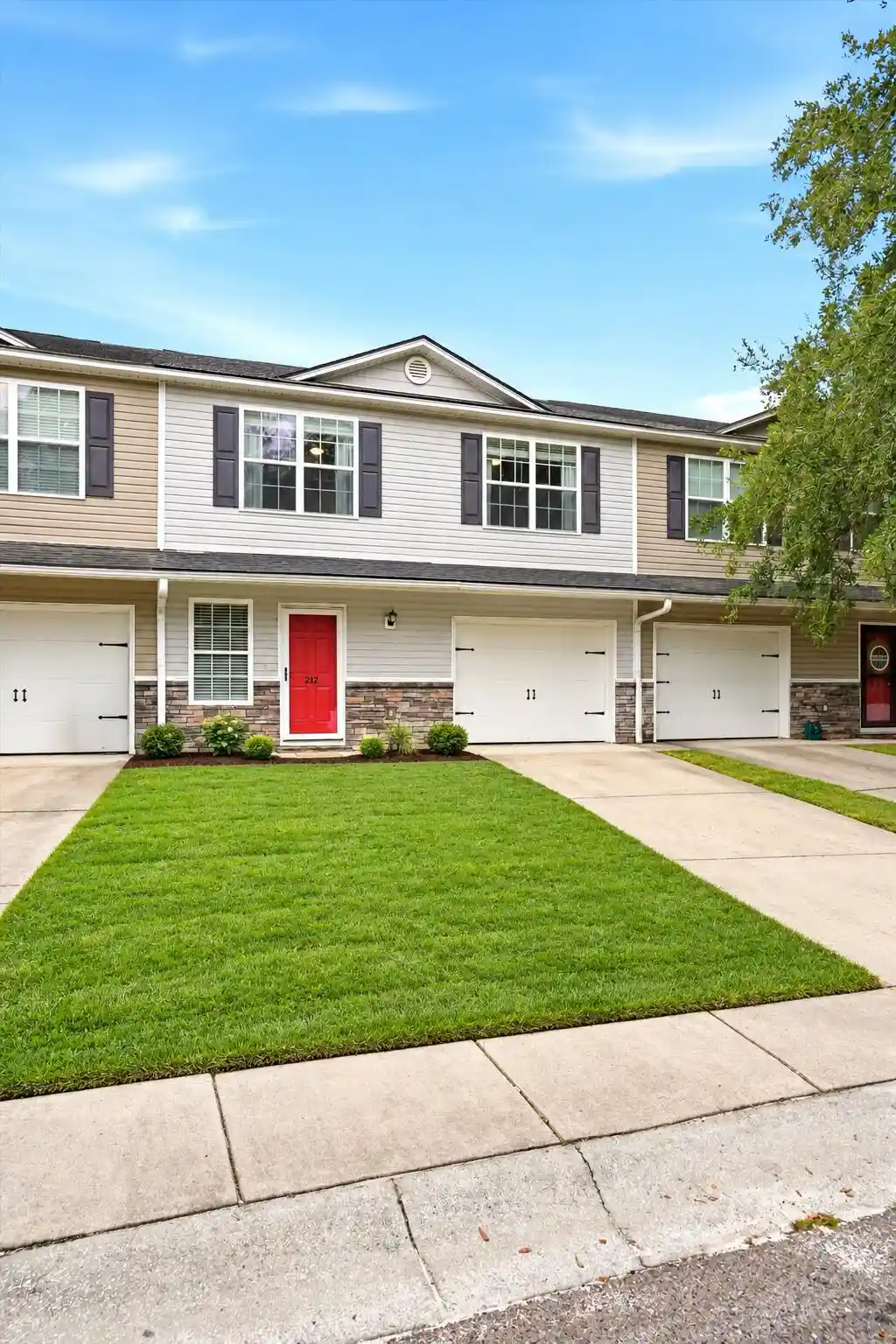 Townhouse for sale at 212 Tyner Trl, Summerville, SC 29486 | MLS# 26028145