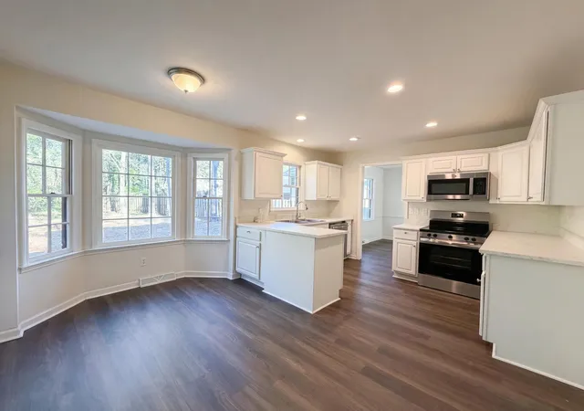Homes for sale in Summerville, SC | 102 Brailsford Rd, Summerville, SC 29485 | MLS# 26007497