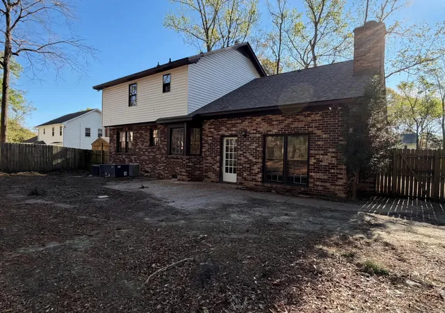 Homes for sale in Summerville, SC | 102 Brailsford Rd, Summerville, SC 29485 | MLS# 26007497