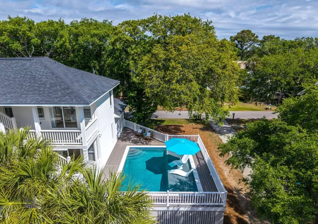 Homes for sale in Isle Of Palms, SC | 17 Sand Dollar Dr, Isle Of Palms, SC 29451 | MLS# 26012715