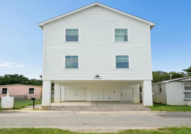 Photo 3 of Single family home for sale at 2028 Arbutus Ave, North Charleston, SC 29405 | MLS# 26024451 | Listing updated on 2026-09-04