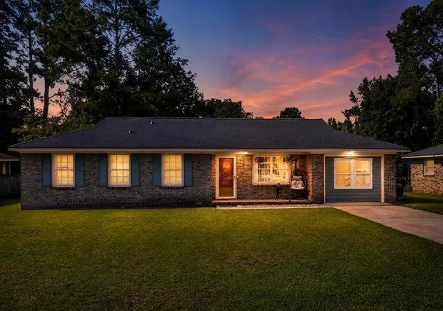 1st image of 105 Beatrice Ln, Summerville, SC 29485 | MLS# 26021879