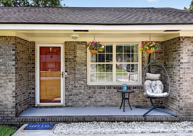 Photo 3 of Single family home for sale at 105 Beatrice Ln, Summerville, SC 29485 | MLS# 26021879 | Listing updated on 2026-08-20
