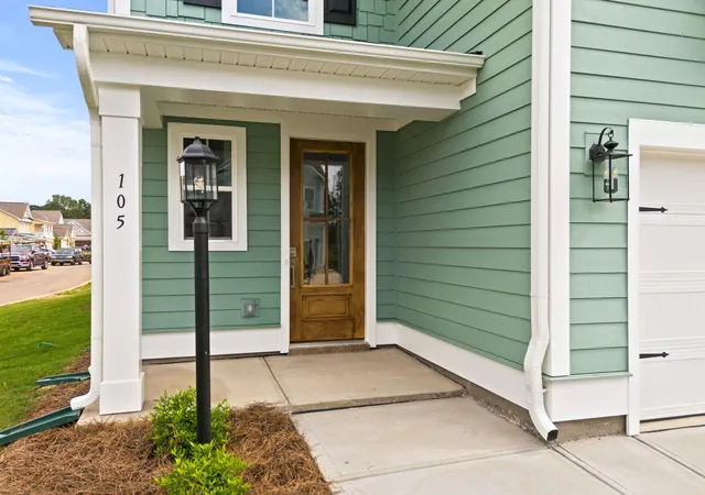 Photo 3 of Single family home for sale at 1 Cantona Dr, Summerville, SC 29483 | MLS# 25030533 | Listing updated on 2026-08-31