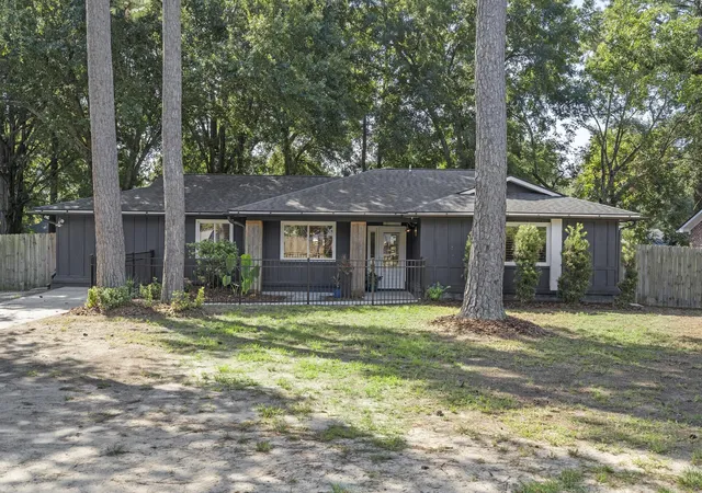 Photo 2 of Sale Pending at 1317 Fort Johnson Rd, Charleston, SC 29412 | MLS# 26023792 | Listing updated on 2026-09-04