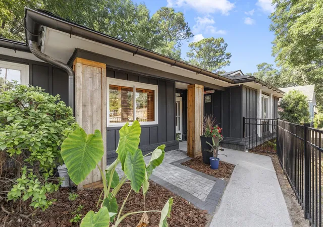 Photo 3 of Sale Pending at 1317 Fort Johnson Rd, Charleston, SC 29412 | MLS# 26023792 | Listing updated on 2026-09-04