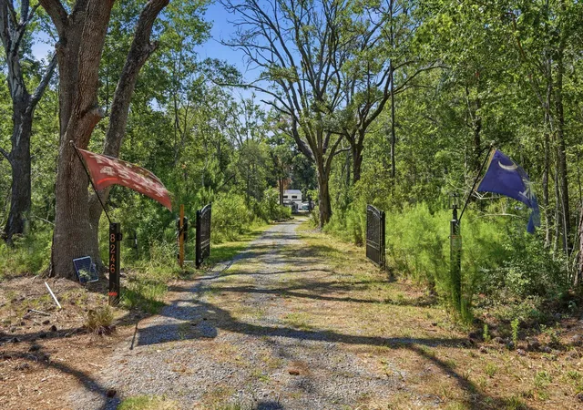 Homes for sale in Edisto Island, SC | 8246 Oyster Factory Rd, Edisto Island, SC 29438 | MLS# 26019794